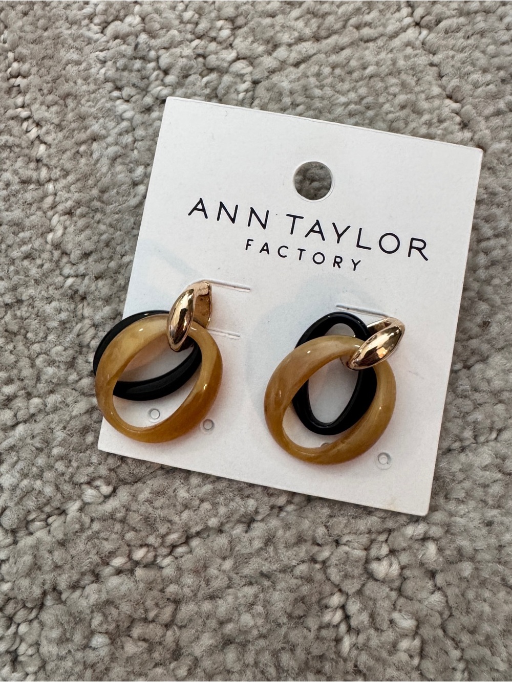 NWT Ann Taylor Factory Gold, Black & Caramel Resin Linked Hoop Earrings